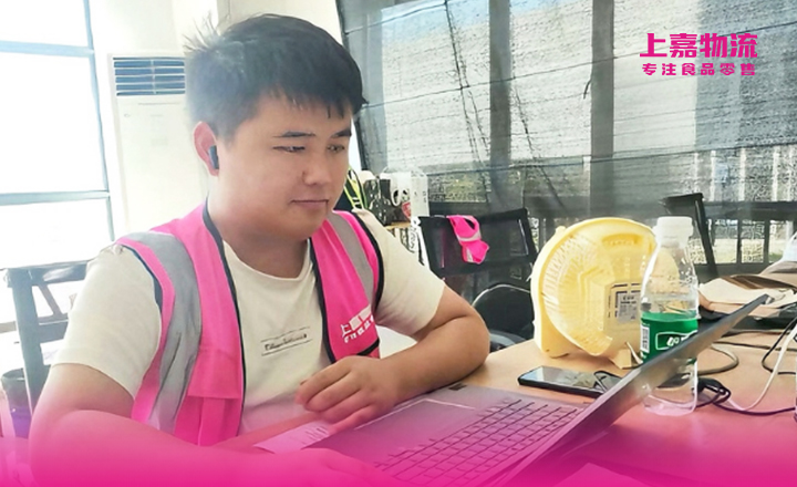 日单量飙升1000%，他的答卷是“稳”